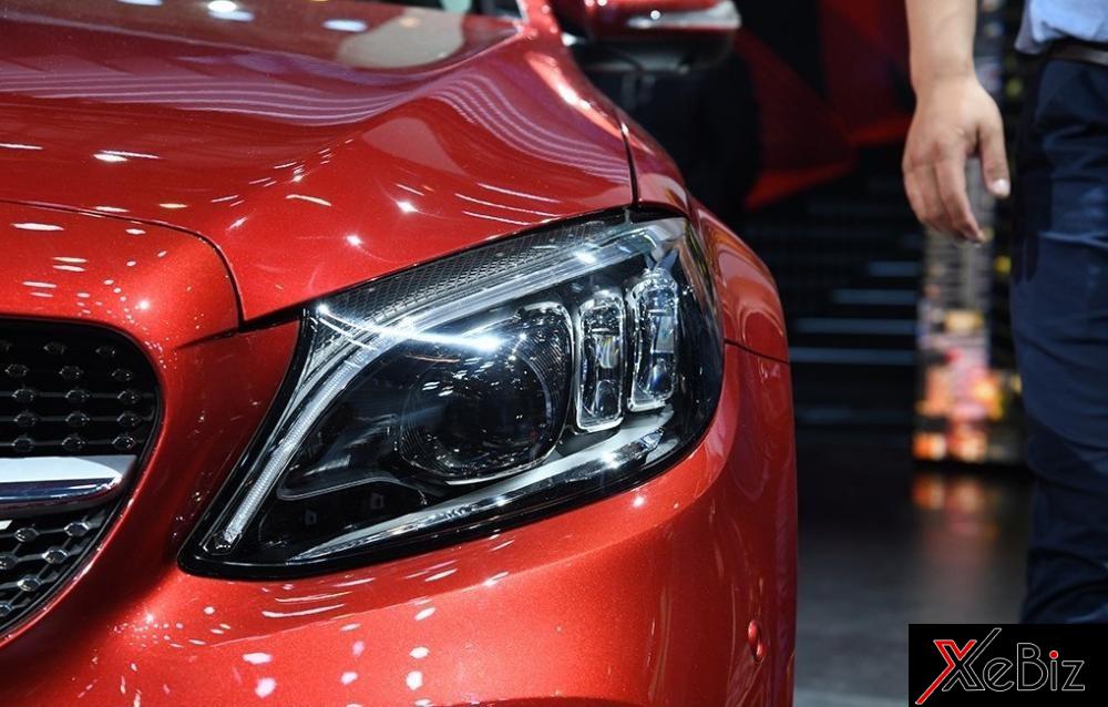 Cận cảnh đèn pha của Mercedes-Benz C-Class L 2018
