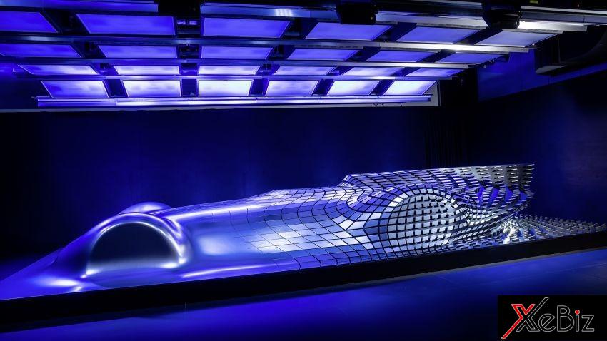 Mercedes-Benz Electric Silver Arrow có nắp capô dài