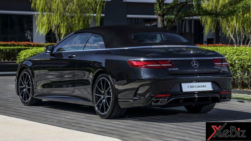 Đèn hậu có 33 bóng OLED