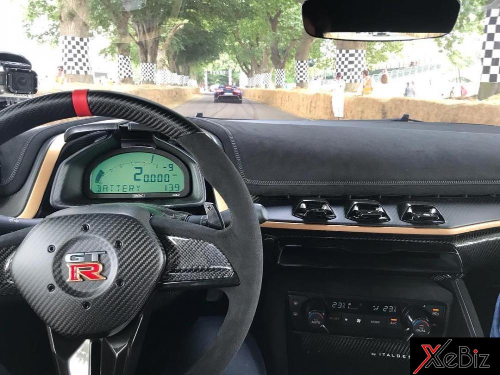 Nội thất bên trong Nissan GT-R50