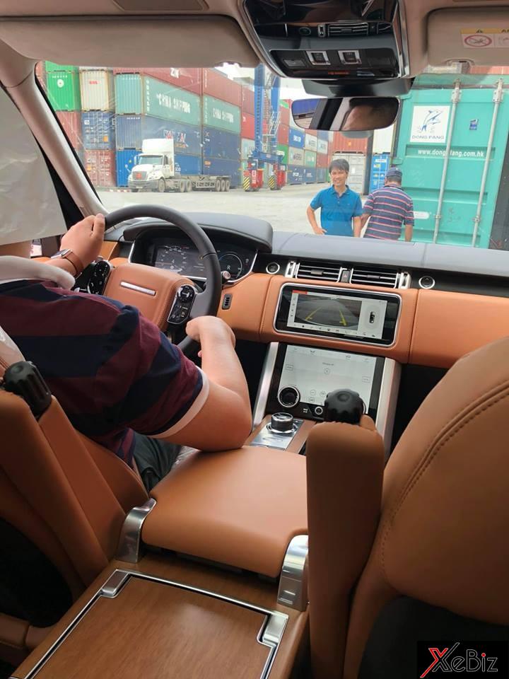 Nội thất Range Rover Autobiography P400e 2018 đầu tiên cập bến Việt Nam bọc da nâu nhật, gỗ ốp cùng màu với ghế ngồi Nội thất Range Rover Autobiography P400e 2018 đầu tiên cập bến Việt Nam bọc da nâu nhật, gỗ ốp cùng màu với ghế ngồi
