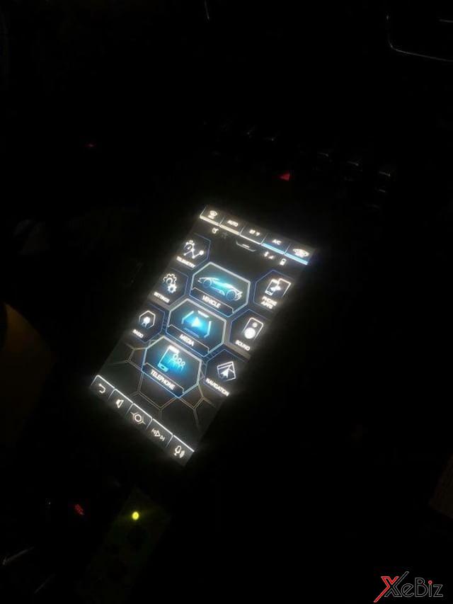 Màn hình thông tin giải trí mới của Lamborghini Huracan Spyder 2020