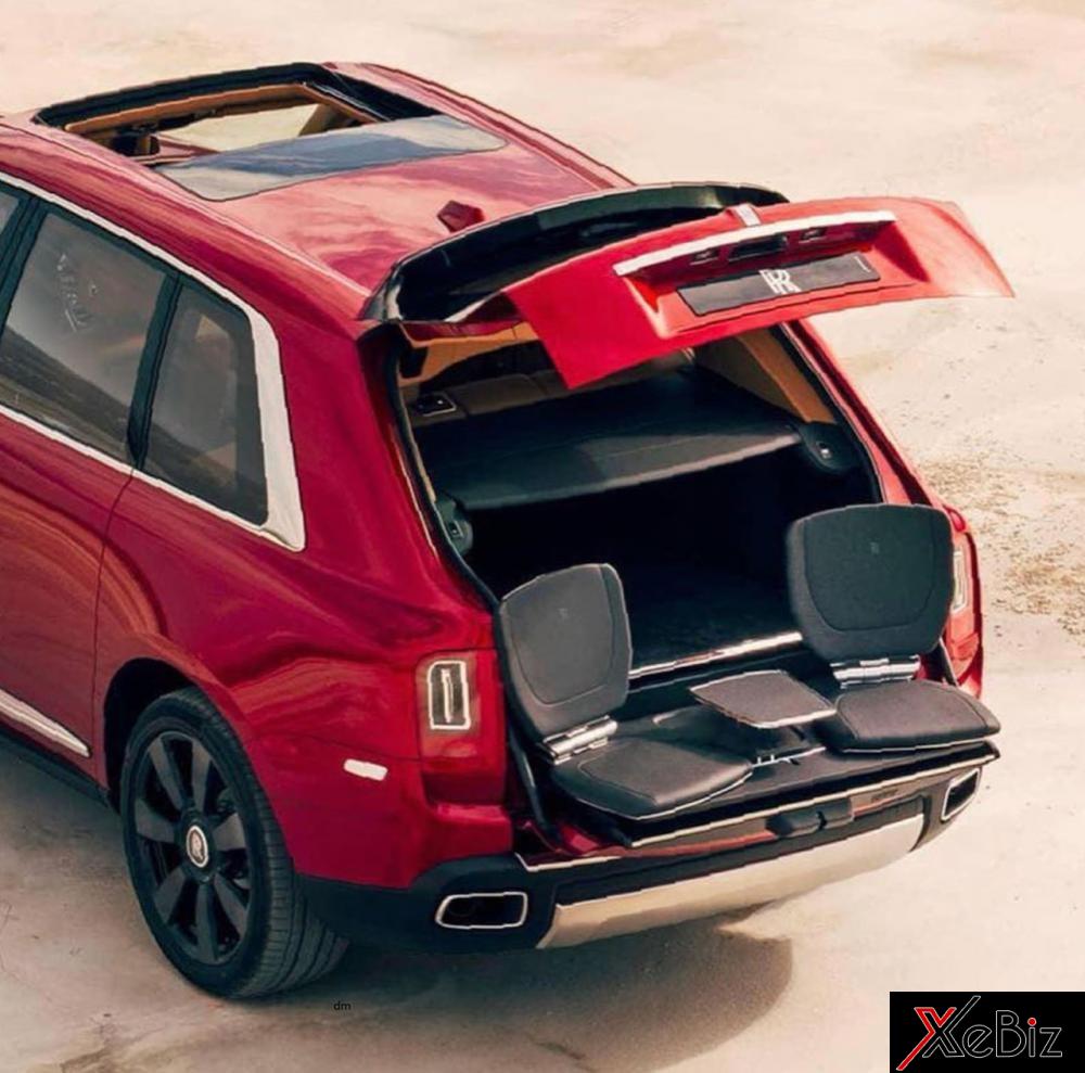Thiết kế đuôi xe của Rolls-Royce Cullinan 2019 với đèn hậu nằm dọc Thiết kế đuôi xe của Rolls-Royce Cullinan 2019 với đèn hậu nằm dọc