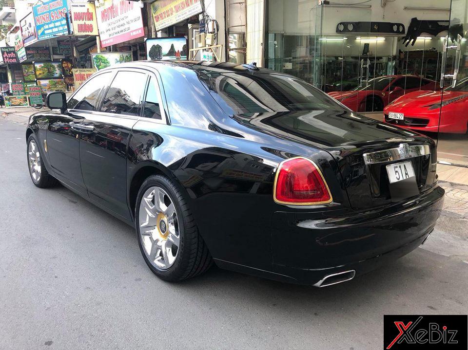 chiếc Rolls-Royce Ghost được chủ nhân trang bị thêm các chi tiết mạ vàng chiếc Rolls-Royce Ghost được chủ nhân trang bị thêm các chi tiết mạ vàng