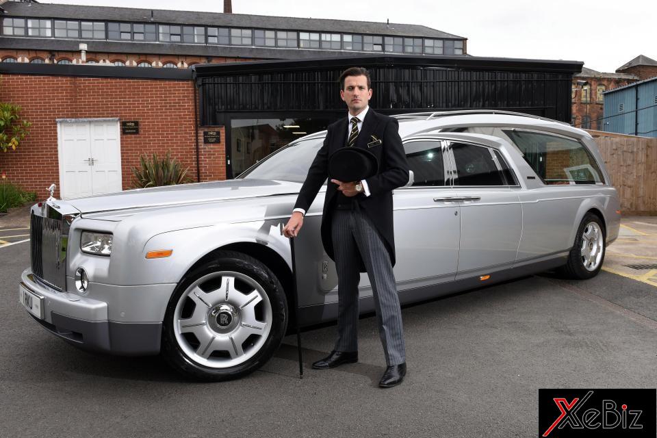 Chưa rõ chi phí độ chiếc Rolls-Royce Phantom này thành xe tang
