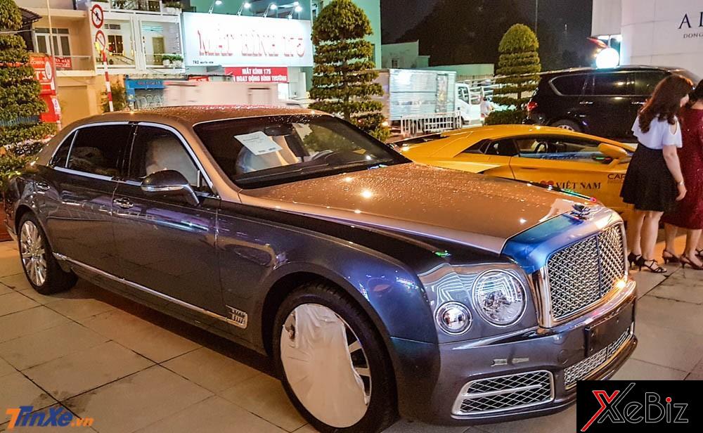 Bentley Mulsanne EWB 2018 phân phối chính hãng đầu tiên Việt Nam có giá hơn 50 tỷ đồng Bentley Mulsanne EWB 2018 phân phối chính hãng đầu tiên Việt Nam có giá hơn 50 tỷ đồng