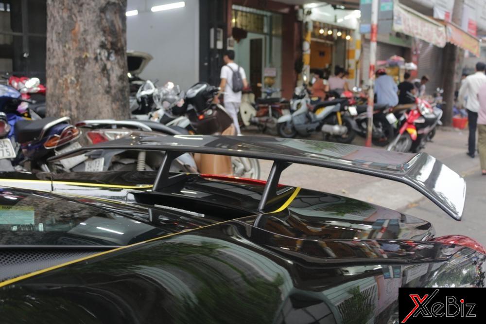 Siêu xe Ferrari 488 GTB mới được trang tin nước ngoài chia sẻ hình ảnh đã được chủ nhân độ lại body kit Novitec Rosso với các chi tiết như ốp sườn bằng sợi carbon tăng vẻ hầm hố cho xe và không thể bỏ qua cánh lướt gió cố định bằng sợi carbon. Siêu xe Ferrari 488 GTB mới được trang tin nước ngoài chia sẻ hình ảnh đã được chủ nhân độ lại body kit Novitec Rosso với các chi tiết như ốp sườn bằng sợi carbon tăng vẻ hầm hố cho xe và không thể bỏ qua cánh lướt gió cố định bằng sợi carbon.
