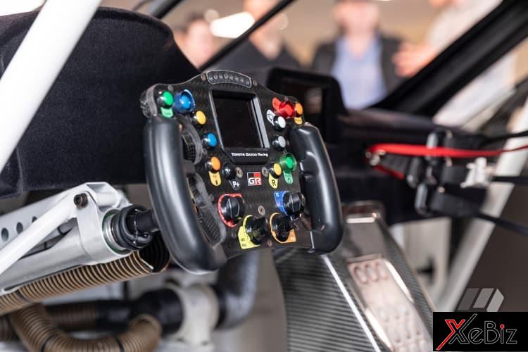 Vô lăng đậm chất xe đua của Toyota GT Supra Racing Concept