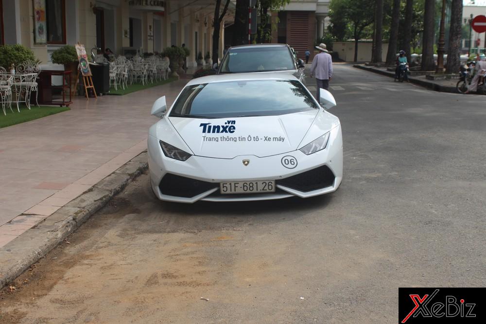 Có mặt sớm nhất tron dàn siêu xe vào sáng qua chính là chiếc Lamborghini Huracan LP610-4 màu trắng