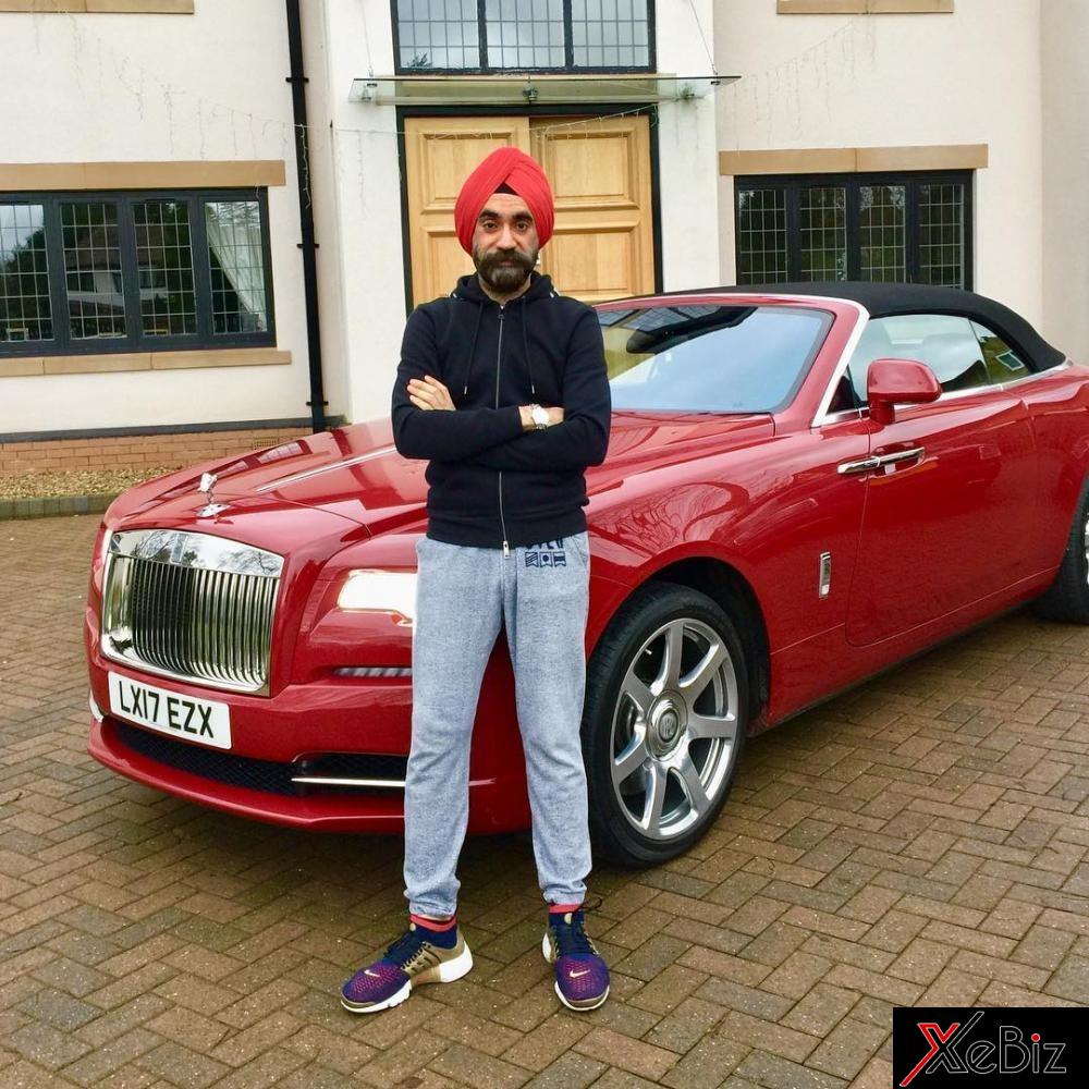 Rolls-Royce Dawn màu đỏ tươi