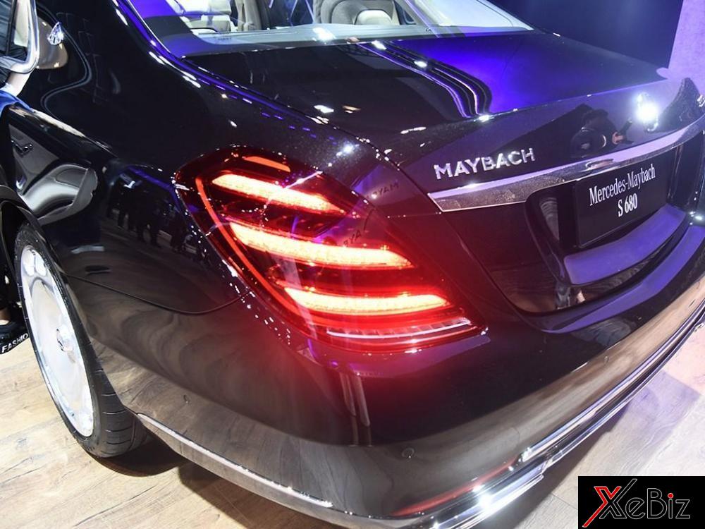 Trong khi đó, trên cột C có logo hai chữ Trong khi đó, trên cột C có logo hai chữ