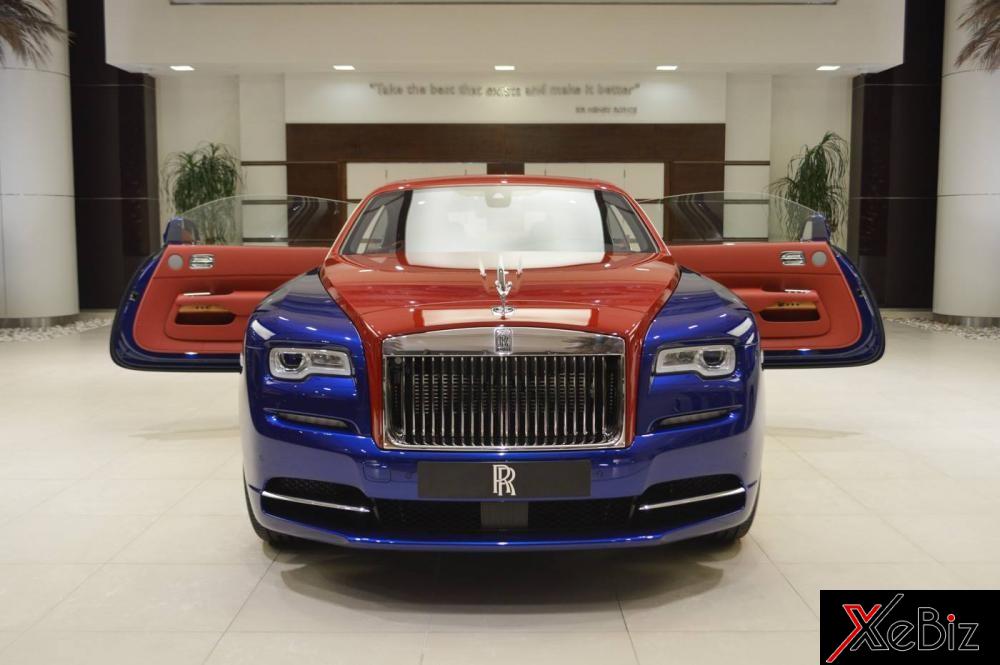 Vẻ đẹp của Rolls-Royce Wraith phối bộ áo màu xanh Salamanca Blue và đỏ Ensign Red Vẻ đẹp của Rolls-Royce Wraith phối bộ áo màu xanh Salamanca Blue và đỏ Ensign Red