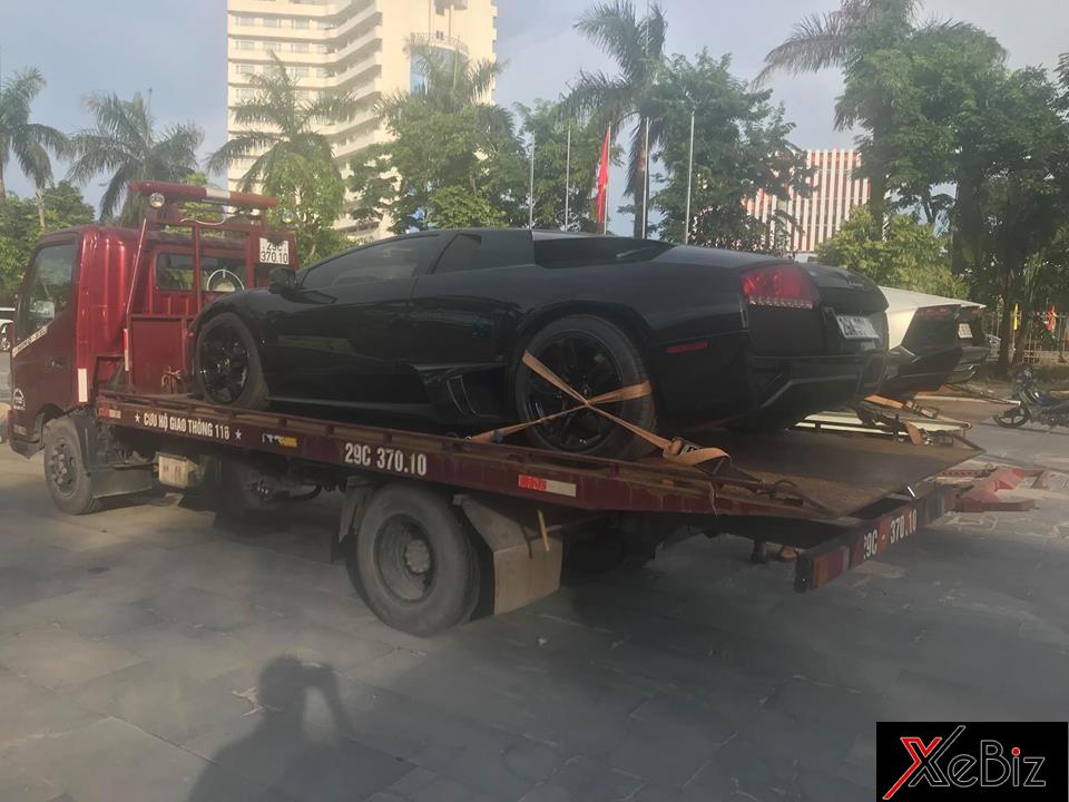 Lamborghini Murcielago LP640 màu đen từng tham gia hành trình Car & Passion 2011 Lamborghini Murcielago LP640 màu đen từng tham gia hành trình Car & Passion 2011