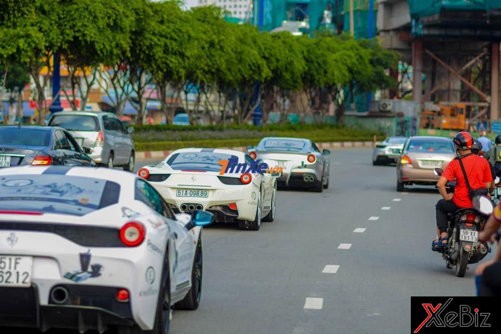 Đây cũng là lần đầu tiên Chủ tịch Trung Nguyên đem dàn siêu xe đi diễu hành công khai. Trước đó, doanh nhân này cũng từng đem 2 chiếc Mercedes-Benz SLS AMG và dàn xe siêu sang đi trưng bày tại Buôn Ma Thuột nhưng hạn chế không cho người lạ vào xem. Đây cũng là lần đầu tiên Chủ tịch Trung Nguyên đem dàn siêu xe đi diễu hành công khai. Trước đó, doanh nhân này cũng từng đem 2 chiếc Mercedes-Benz SLS AMG và dàn xe siêu sang đi trưng bày tại Buôn Ma Thuột nhưng hạn chế không cho người lạ vào xem.