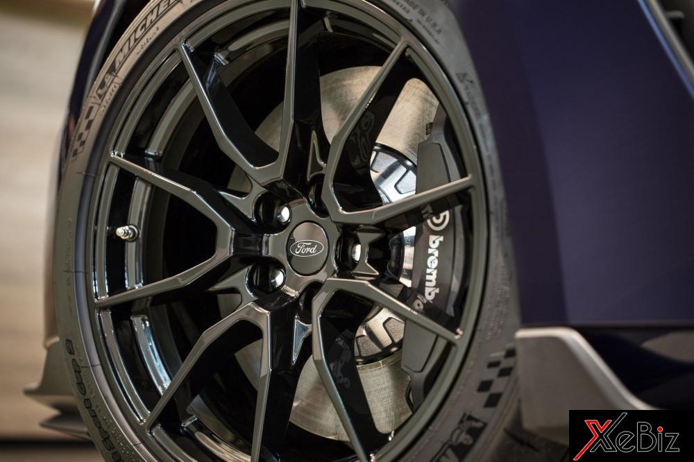 Bộ lốp Michelin Pilot Sport Cup 2 được đo ni đóng giày cho Ford Mustang Shelby GT350 2019