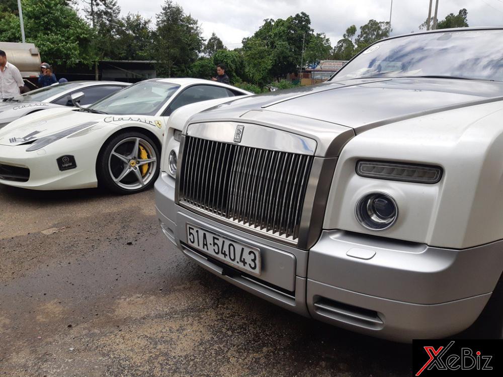 2 chiếc Rolls-Royce Phantom Drophead Coupe tham dự vào hành trình siêu xe xuyên Việt vừa qua đảm nhận công tác đưa đón các Hoa hậu và Á hậu.
