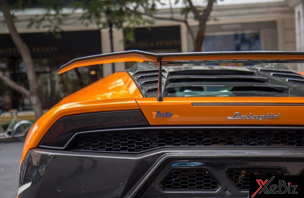 Gói độ body kit bằng sợi carbon Novara Edizione của hãng độ Vorsteiner mang đến ngoại hình dữ dằn hơn cho siêu xe Lamborghini Huracan LP610-4 Gói độ body kit bằng sợi carbon Novara Edizione của hãng độ Vorsteiner mang đến ngoại hình dữ dằn hơn cho siêu xe Lamborghini Huracan LP610-4