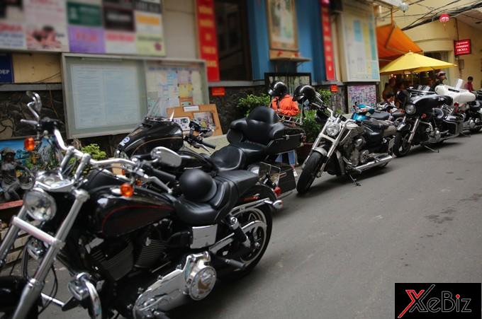 và xe phân khối lớn khủng của bạn bè góp vui  và xe phân khối lớn khủng của bạn bè góp vui