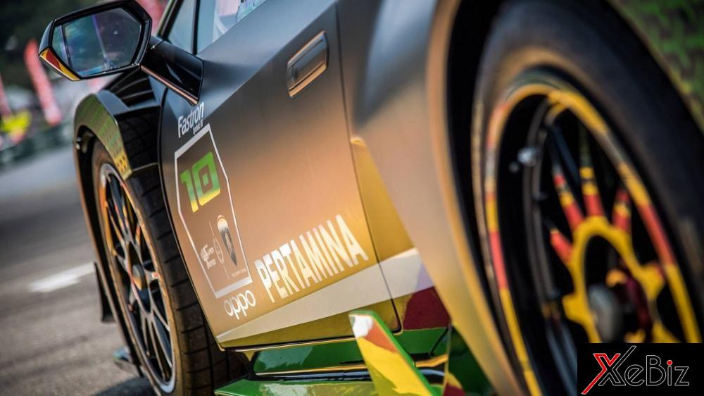 10 chủ nhân của Lamborghini Huracan Super Trofeo Evo 10th Edition sẽ nhận được bộ đồ đua do OMP thiết kế riêng theo từng form người 10 chủ nhân của Lamborghini Huracan Super Trofeo Evo 10th Edition sẽ nhận được bộ đồ đua do OMP thiết kế riêng theo từng form người