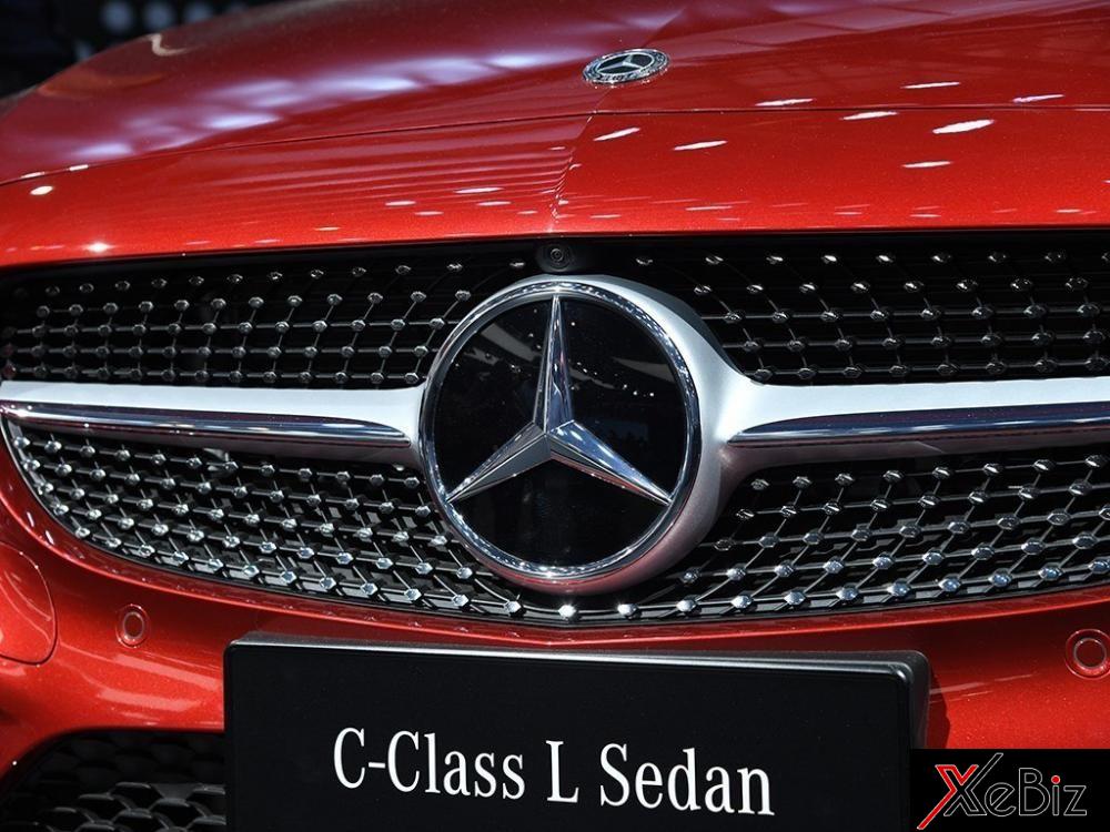 Lưới tản nhiệt hình kim cương của Mercedes-Benz C-Class L 2018
