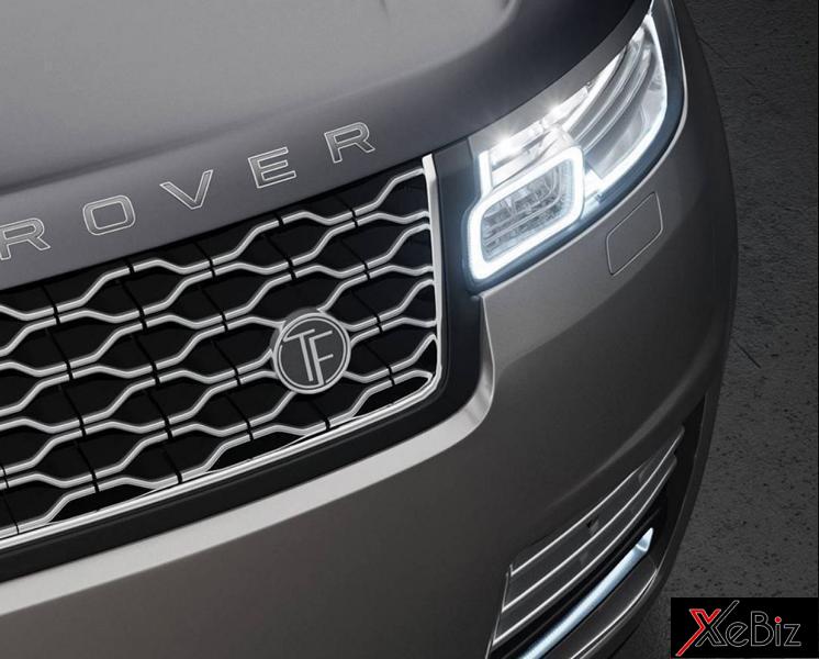 Trên lưới tản nhiệt của Range Rover 6x6 có logo TF của T.Fotiadis Design Trên lưới tản nhiệt của Range Rover 6x6 có logo TF của T.Fotiadis Design