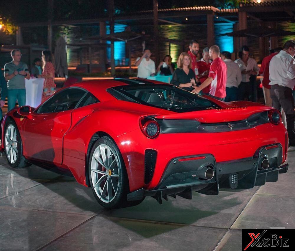 Ferrari 488 Pista mới được giới thiệu tại Singapore