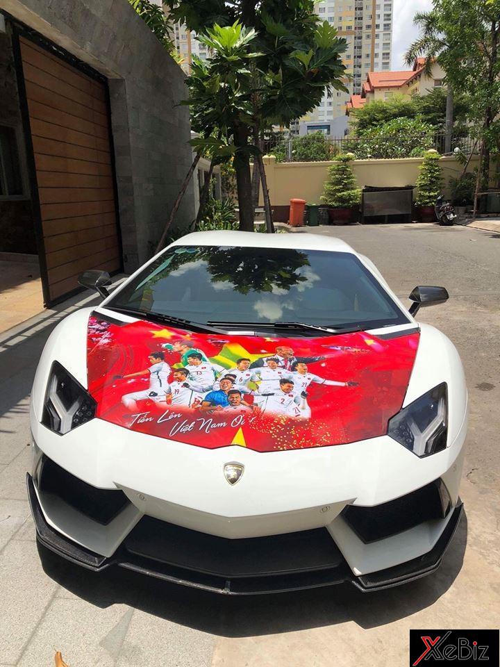 Siêu xe Lamborghini Aventador LP700-4 màu trắng được độ body kit bằng sợi carbon của hãng độ Vorsteiner