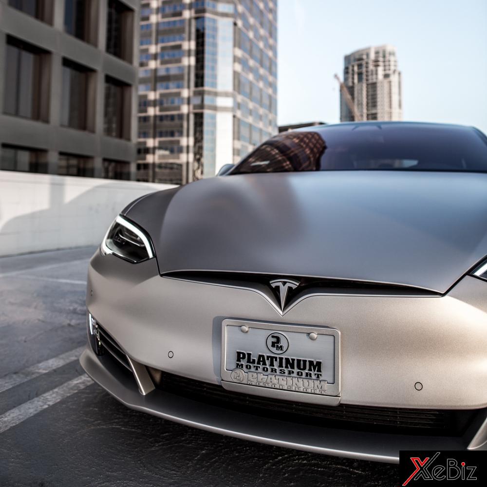 Tesla Model S P100D được trang bị đèn pha LED tiêu chuẩn