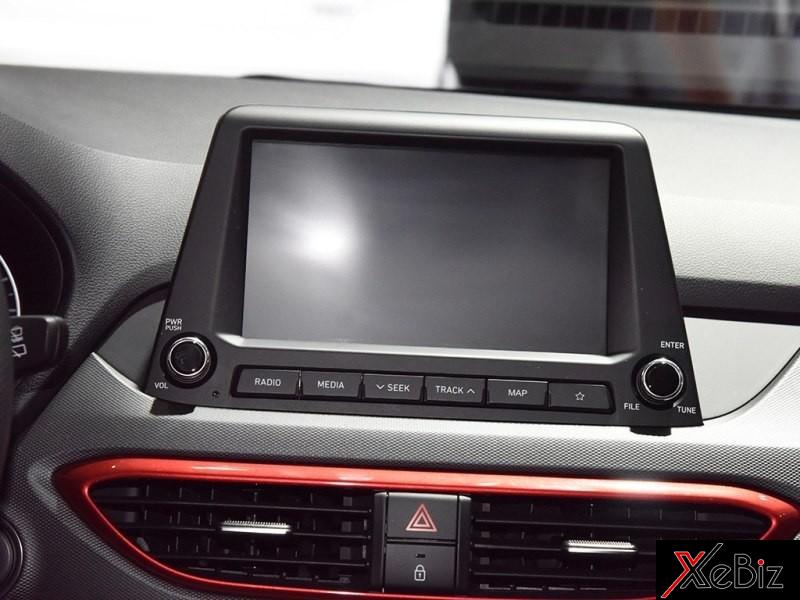 Màn hình thông tin giải trí 8 inch của Hyundai Celesta Wagon