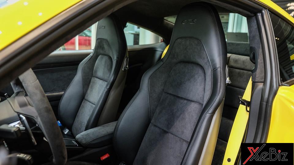 Nội thất Porsche 911 Carrera GTS thứ 2 Việt Nam có ghế ngồi bọc da cao cấp màu đen Nội thất Porsche 911 Carrera GTS thứ 2 Việt Nam có ghế ngồi bọc da cao cấp màu đen
