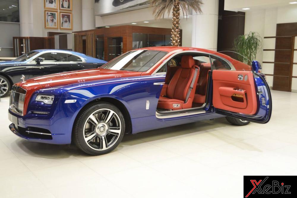 Màu đỏ Ensign Red xuất hiện ở nắp capô Màu đỏ Ensign Red xuất hiện ở nắp capô