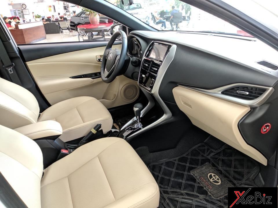 Toyota Yaris 2018 đi kèm ghế màu vàng kem tạo cảm giác cao cấp hơn