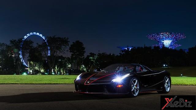 Ferrari LaFerrari Aperta là 1 trong 9 chiếc được xuất xưởng trong sự kiện 70 năm Ferrari LaFerrari Aperta khá nổi bật