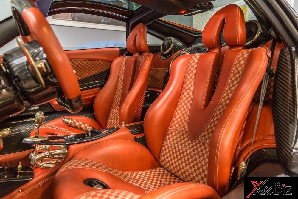 Cận cảnh nội y của siêu xe hàng độc Pagani Huayra Lampo