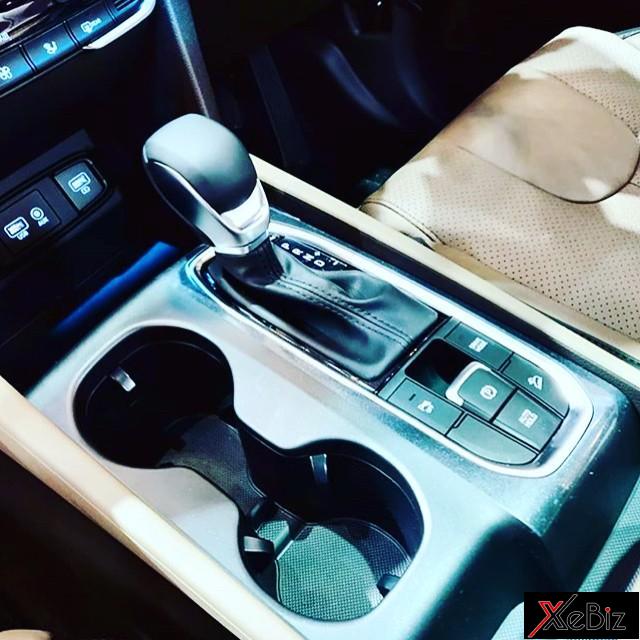 Cụm điều khiển trung tâm của Hyundai Santa Fe 2019 Cụm điều khiển trung tâm của Hyundai Santa Fe 2019