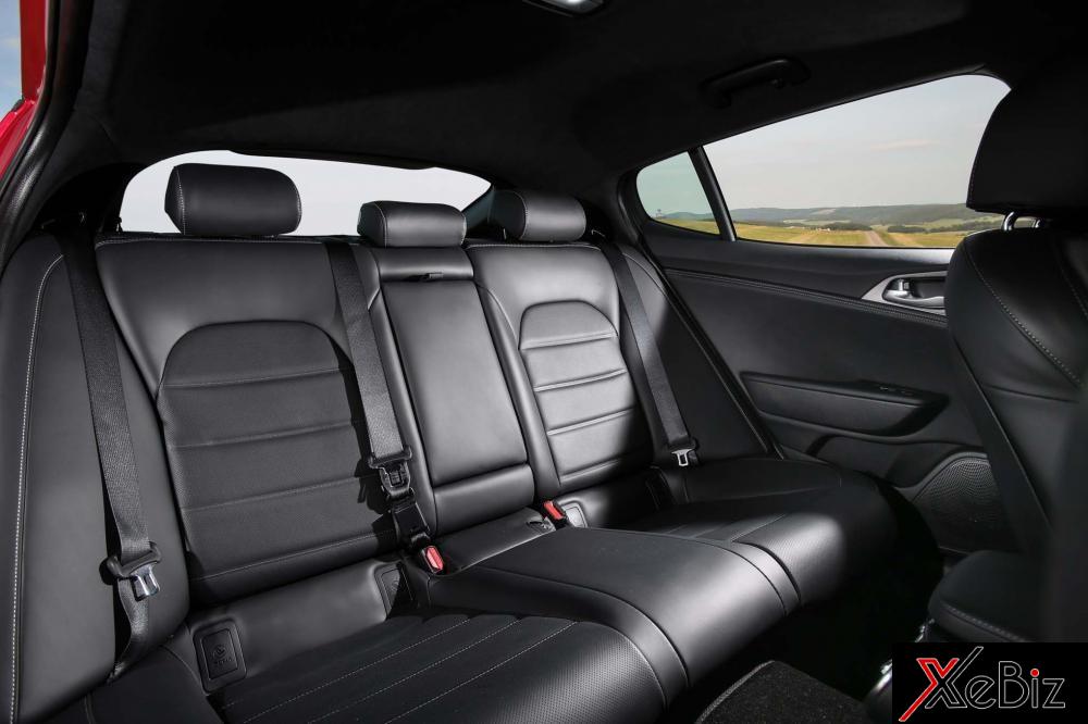 ghế sau Kia Stinger 2018 GT 7