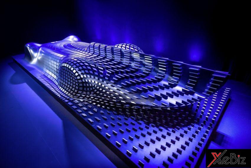 Bộ vây cá ấn tượng của Mercedes-Benz Electric Silver Arrow