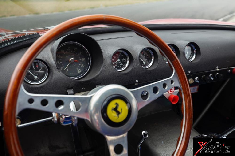 Tiền trạng siêu xe cổ Ferrari 250 GTO này đang ở trong trạng thái sung sức nhất do được bảo dưỡng chính hãng khá cẩn thận. Tiền trạng siêu xe cổ Ferrari 250 GTO này đang ở trong trạng thái sung sức nhất do được bảo dưỡng chính hãng khá cẩn thận.