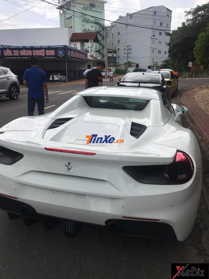 Hiện đây là chiếc Ferrari 488 Spider đầu tiên của một người yêu xe Tp.HCM