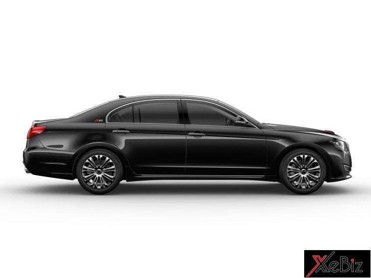 Hồng Kỳ H7 60th Anniversary Edition đi kèm logo 60 trên cột D