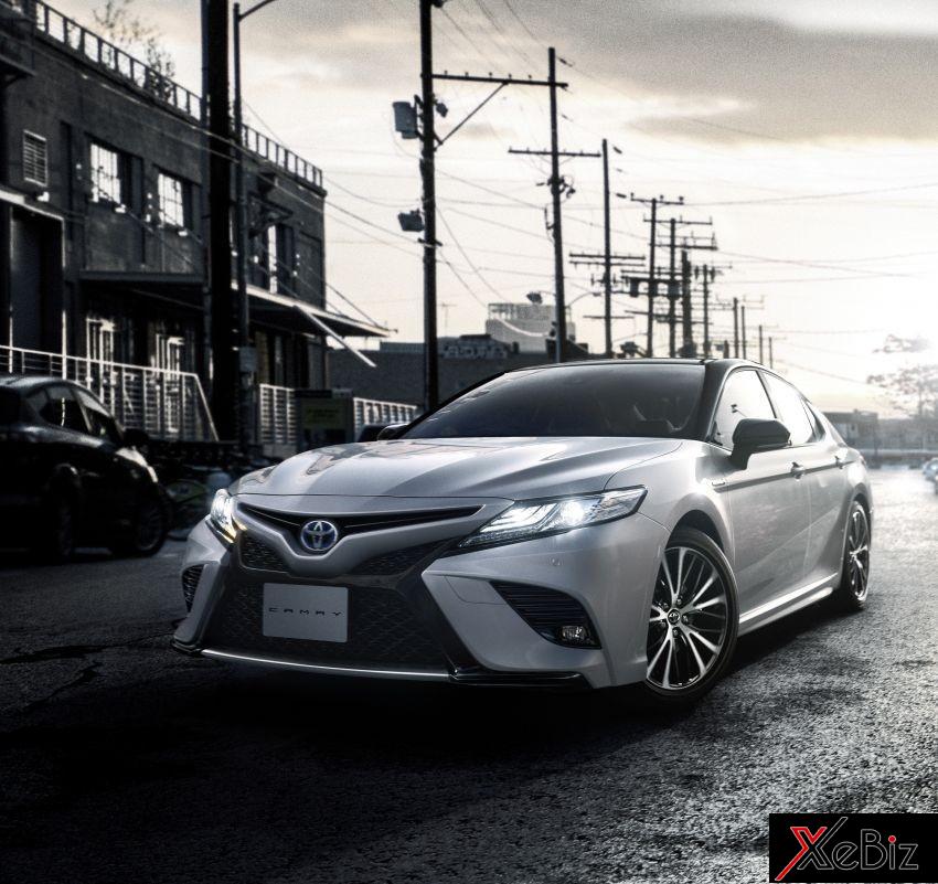 Toyota Camry Sports 2018 được trang bị hệ thống động cơ hybrid Toyota Camry Sports 2018 được trang bị hệ thống động cơ hybrid