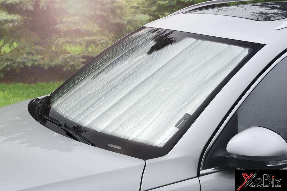 Dùng tấm chắn nắng