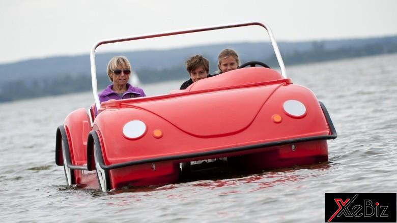 Xe nổi trên nước.