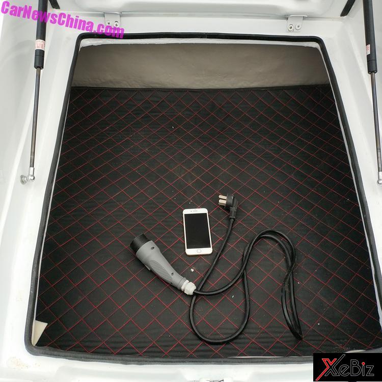 Thảm sàn khoang hành lý theo phong cách xe đua Thảm sàn khoang hành lý theo phong cách xe đua