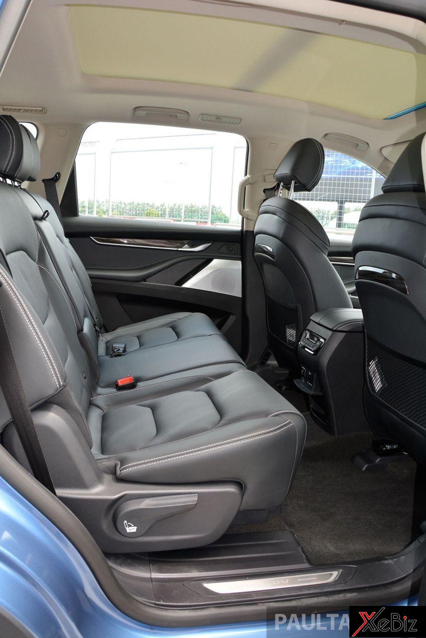 Hàng ghế sau của Maxus D90