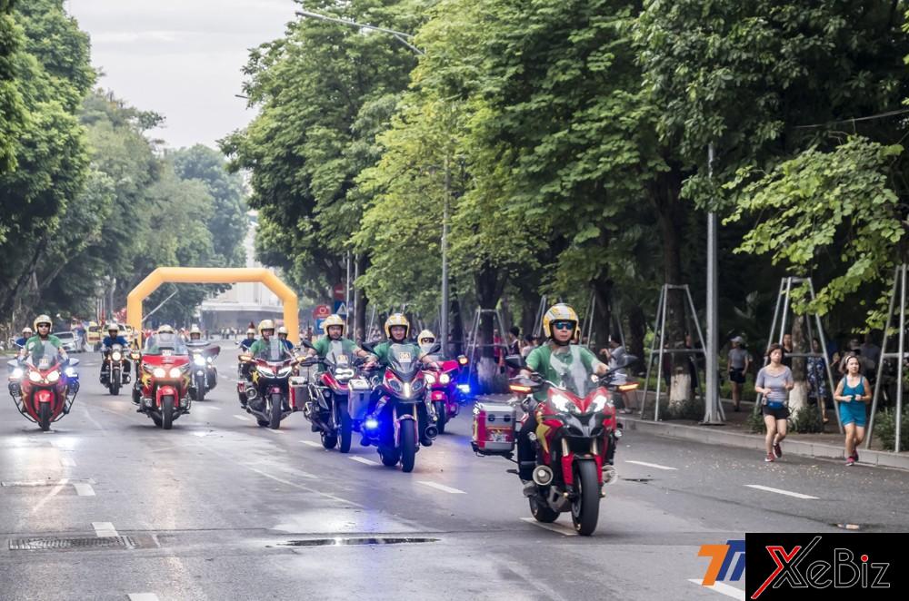 Có thể dễ dàng nhận ra những mẫu xe quen thuộc như Ducati Multistrada, BMW GS1200, Honda Goldwing,...