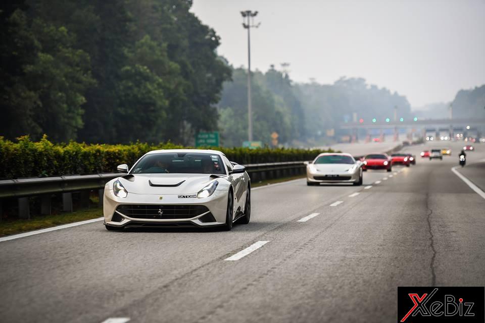 Ferrari F12 Berlinetta với ngoại thất sơn màu trắng