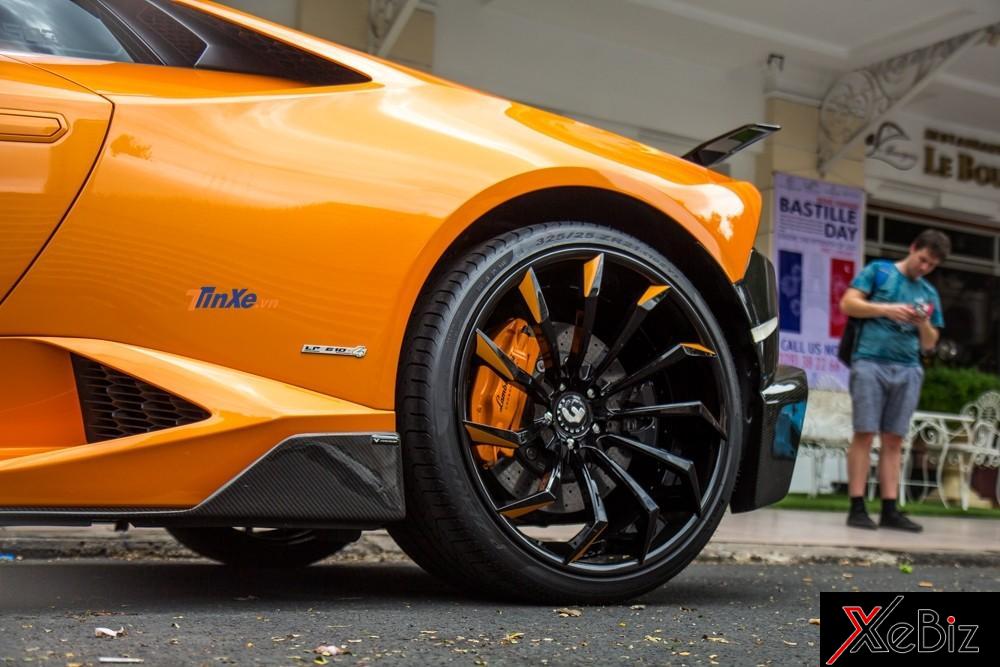 Siêu xe này còn trang bị mâm đa chấu Navaja-ECL của hãng Forgiato Siêu xe này còn trang bị mâm đa chấu Navaja-ECL của hãng Forgiato