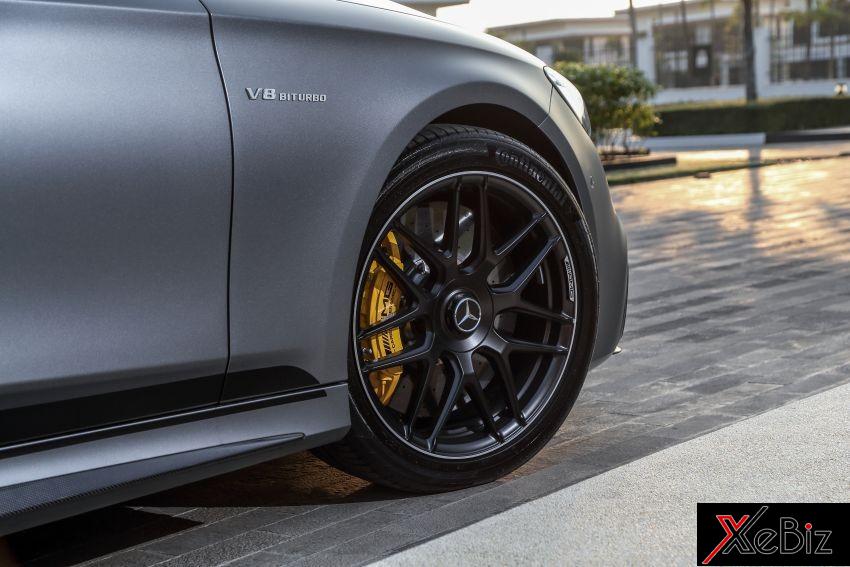 Bộ mâm 7 chấu kép sơn đen mờ kết hợp cùng cùm phanh AMG sơn màu vàng Bộ mâm 7 chấu kép sơn đen mờ kết hợp cùng cùm phanh AMG sơn màu vàng