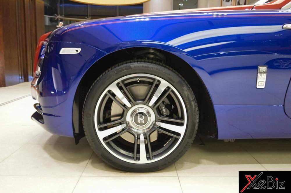 Ngoại thất của chiếc Rolls-Royce Wraith với 2 màu sơn sang chảnh này còn có bộ mâm 2 tông màu đối lập là đen và mạ crôm Ngoại thất của chiếc Rolls-Royce Wraith với 2 màu sơn sang chảnh này còn có bộ mâm 2 tông màu đối lập là đen và mạ crôm